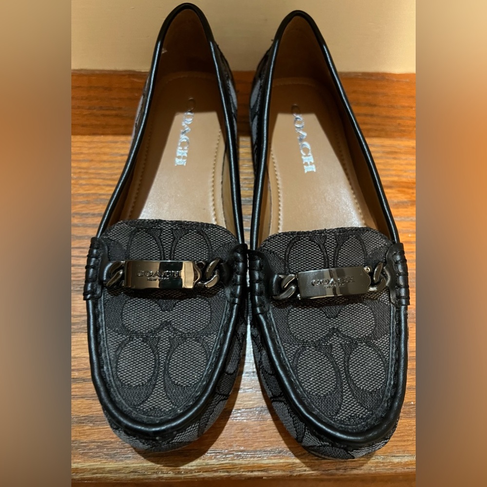 Coach loafers in black/ size 6